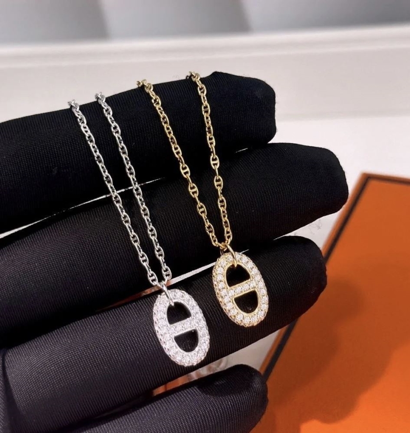 H**me5 necklaces
